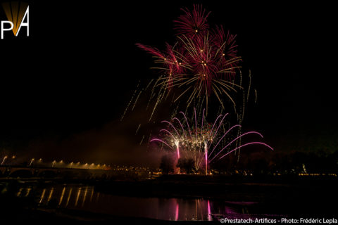 Photo du Feu d'artifice à Tours pour les 1300 ans de Saint Martin